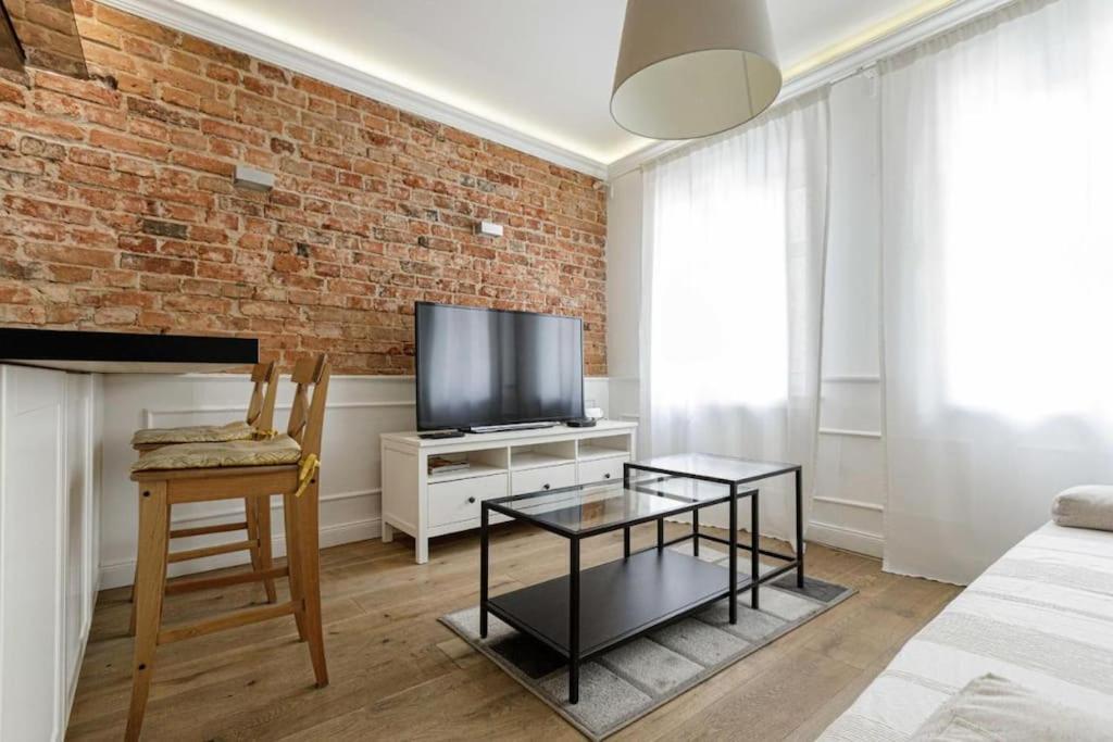 Central Wroclaw Apartment - City Center - Bright And Cozy - U11 Exterior photo